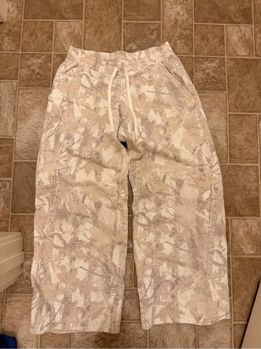 Hollister Women’s Camo Sweatpants
